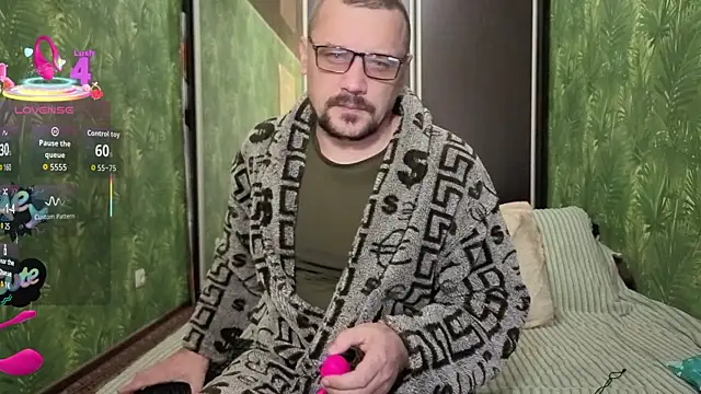 DanielOhCool online show from 09-28-25, 06:09