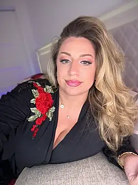 Snapshot of miamellycious chatting on 07-12-26, 02:56 miamellycious online show from 07-12-26, 02:56