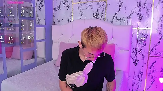 Chris Bennett online show from 11-25-25, 01:22