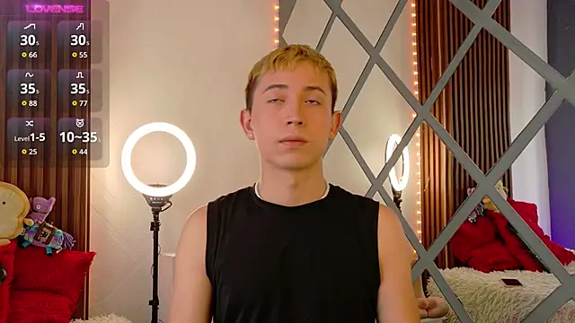 Chris Bennett online show from 11-06-25, 01:26