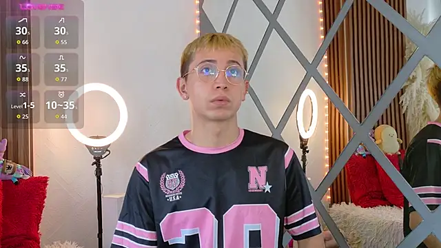 Chris Bennett online show from 11-08-25, 12:42