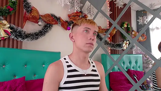 Chris Bennett online show from 11-27-25, 01:44