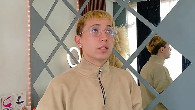 Chris Bennett online show from 11-10-25, 01:05