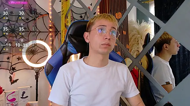 Chris Bennett online show from 11-04-25, 01:37