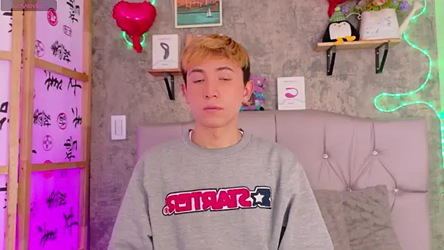 Chris Bennett online show from 02-17-26, 01:19