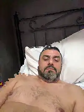 Snapshot of ChiIul11 chatting on 12-21-25, 11:16 ChiIul11 online show from 12-21-25, 11:16