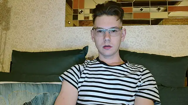 Snapshot of newcomer_2021 chatting on 10-10-25, 05:03 newcomer 2021 online show from 10-10-25, 05:03