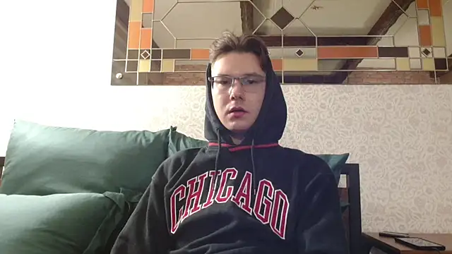 Snapshot of newcomer_2021 chatting on 10-18-25, 03:25 newcomer 2021 online show from 10-18-25, 03:25