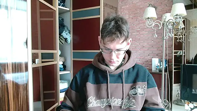 Snapshot of newcomer_2021 chatting on 10-17-25, 10:07 newcomer 2021 online show from 10-17-25, 10:07