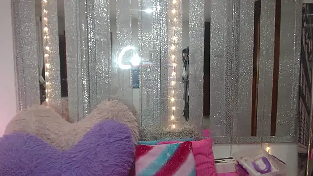 Snapshot of mijal_queen chatting on 02-11-25, 02:25 mijal queen online show from 02-11-25, 02:25