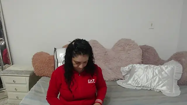 Snapshot of mijal_queen chatting on 02-27-25, 02:46 mijal queen online show from 02-27-25, 02:46
