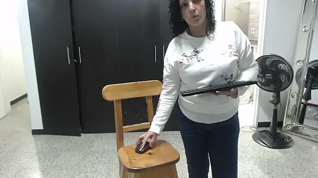 Snapshot of mijal_queen chatting on 03-05-25, 02:36 mijal queen online show from 03-05-25, 02:36