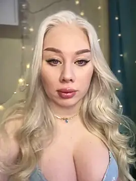 LaraHollywood online show from 03-02-25, 03:02