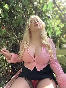 LaraHollywood online show from 09-22-25, 06:30