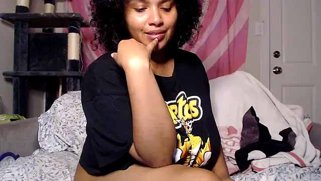 Snapshot of TasteeKitty chatting on 10-30-25, 07:50 TasteeKitty online show from 10-30-25, 07:50
