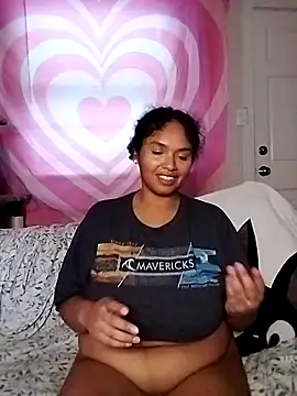 Snapshot of TasteeKitty chatting on 10-27-25, 04:19 TasteeKitty online show from 10-27-25, 04:19
