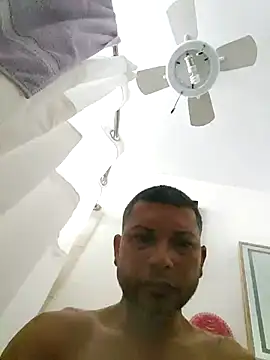 Snapshot of tropikboy chatting on 07-20-26, 11:23 tropikboy online show from 07-20-26, 11:23