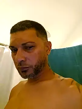 Snapshot of tropikboy chatting on 10-09-25, 02:23 tropikboy online show from 10-09-25, 02:23