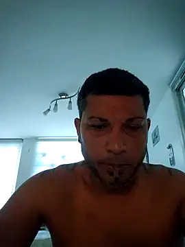 Snapshot of tropikboy chatting on 10-03-25, 10:28 tropikboy online show from 10-03-25, 10:28
