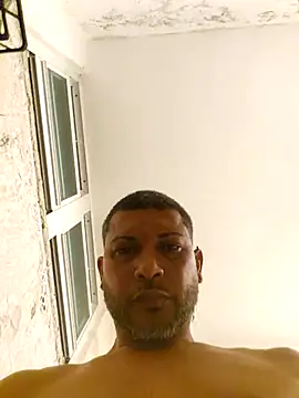 Snapshot of tropikboy chatting on 07-25-26, 01:13 tropikboy online show from 07-25-26, 01:13