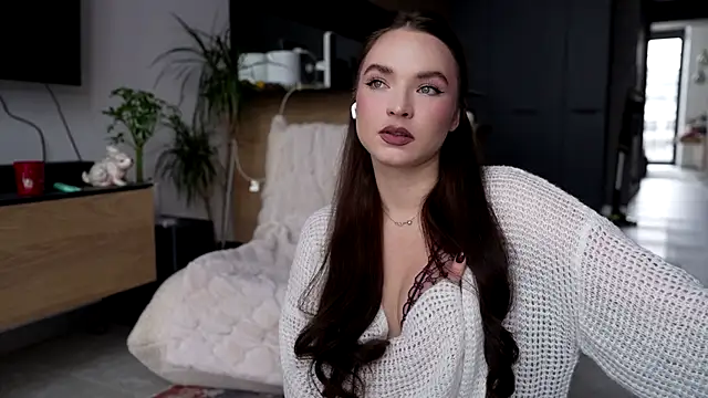 Snapshot of ibiddi chatting on 11-25-25, 11:43 ibiddi online show from 11-25-25, 11:43