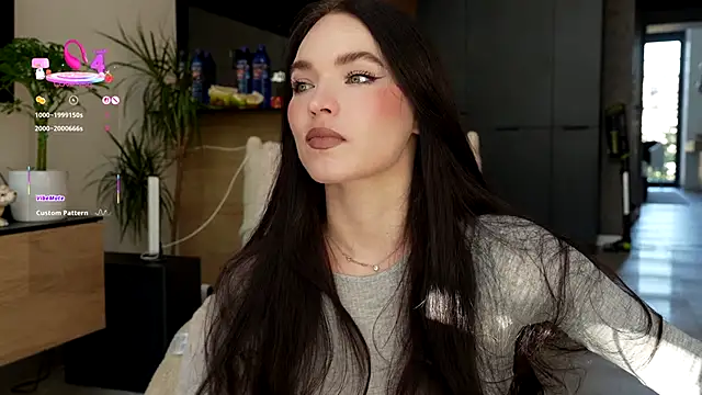 Snapshot of ibiddi chatting on 10-20-25, 09:21 ibiddi online show from 10-20-25, 09:21