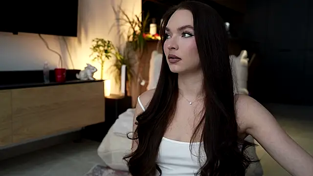 Snapshot of ibiddi chatting on 11-17-25, 10:52 ibiddi online show from 11-17-25, 10:52