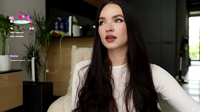 Snapshot of ibiddi chatting on 10-21-25, 09:19 ibiddi online show from 10-21-25, 09:19