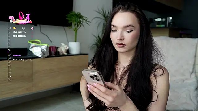 Snapshot of ibiddi chatting on 10-25-25, 09:41 ibiddi online show from 10-25-25, 09:41