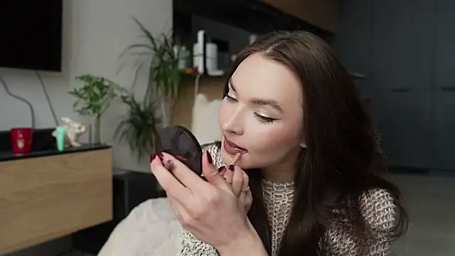 Snapshot of ibiddi chatting on 12-02-25, 10:39 ibiddi online show from 12-02-25, 10:39