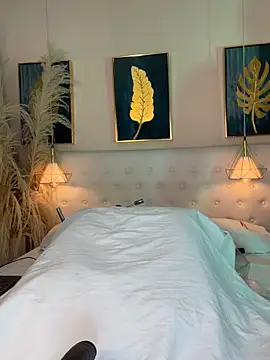 valerie lya online show from 11-13-25, 08:13