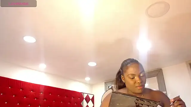 TamyJhonson online show from 10-31-25, 12:46