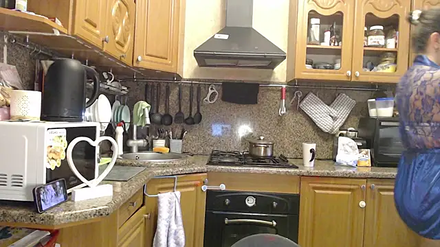 LizaCakes online show from 09-24-25, 02:23