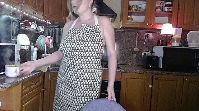 LizaCakes online show from 01-27-25, 03:18