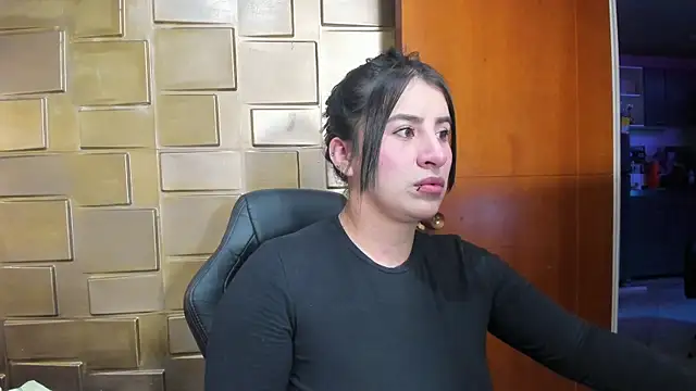 Snapshot of Nara_belen chatting on 05-14-26, 03:25 Nara belen online show from 05-14-26, 03:25