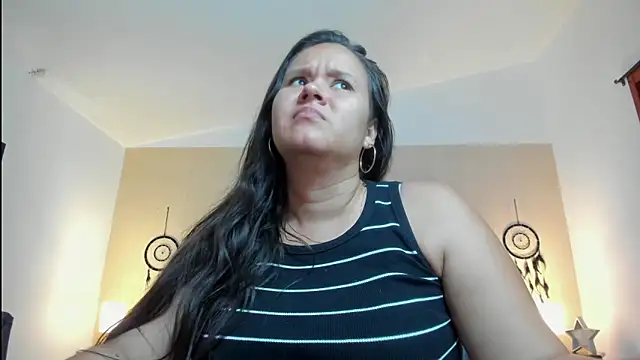 Snapshot of emily_lovexx chatting on 09-24-25, 08:26 emily lovexx online show from 09-24-25, 08:26