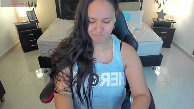 Snapshot of emily_lovexx chatting on 09-09-25, 08:18 emily lovexx online show from 09-09-25, 08:18