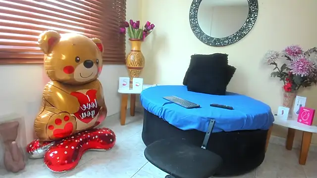 NicoleSantana online show from 04-02-26, 08:15