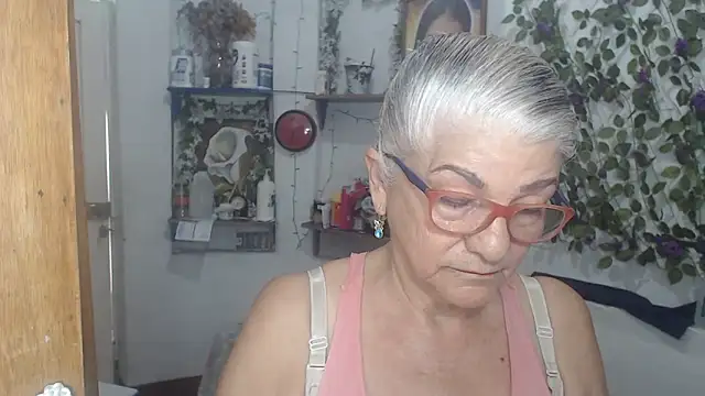 Snapshot of FunnyGrandma chatting on 05-22-26, 05:00 FunnyGrandma online show from 05-22-26, 05:00