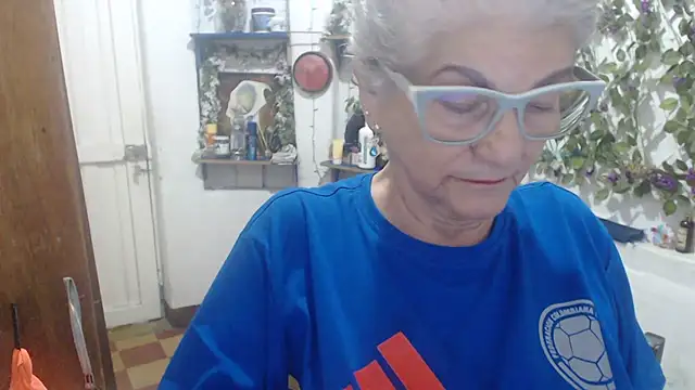 FunnyGrandma online show from 07-04-26, 01:12
