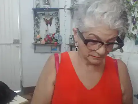 Snapshot of FunnyGrandma chatting on 01-30-25, 09:58 FunnyGrandma online show from 01-30-25, 09:58