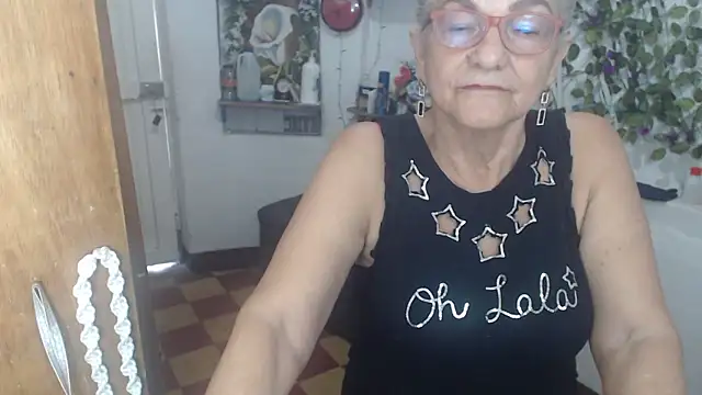 Snapshot of FunnyGrandma chatting on 05-03-26, 10:13 FunnyGrandma online show from 05-03-26, 10:13