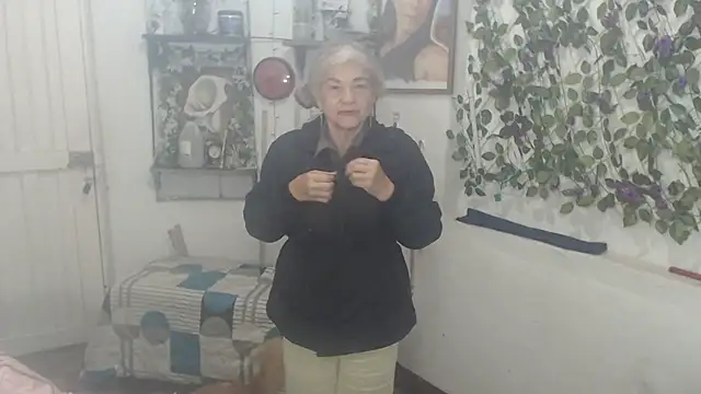 FunnyGrandma online show from 02-25-26, 12:22