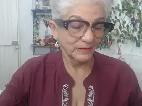 Snapshot of FunnyGrandma chatting on 01-19-25, 01:43 FunnyGrandma online show from 01-19-25, 01:43