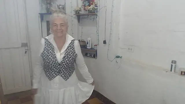 FunnyGrandma online show from 08-05-26, 12:26