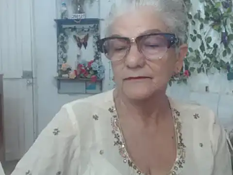 Snapshot of FunnyGrandma chatting on 02-02-25, 12:09 FunnyGrandma online show from 02-02-25, 12:09