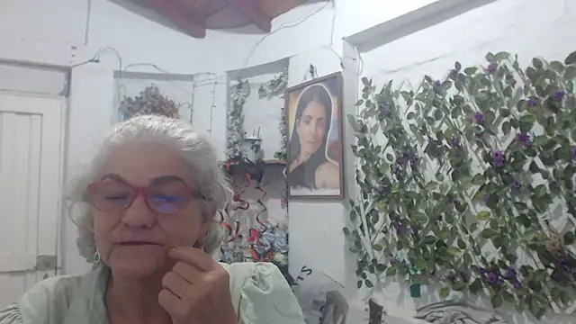 FunnyGrandma online show from 10-31-25, 03:03