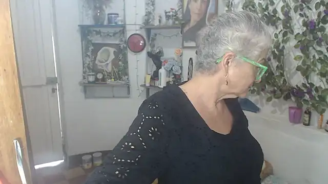 FunnyGrandma online show from 07-12-26, 08:20