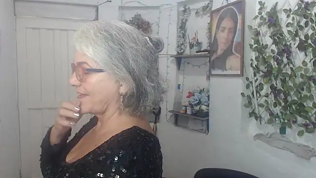 Snapshot of FunnyGrandma chatting on 10-03-25, 11:28 FunnyGrandma online show from 10-03-25, 11:28