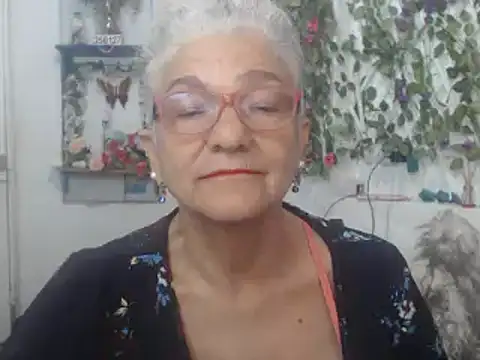 Snapshot of FunnyGrandma chatting on 02-08-25, 02:47 FunnyGrandma online show from 02-08-25, 02:47
